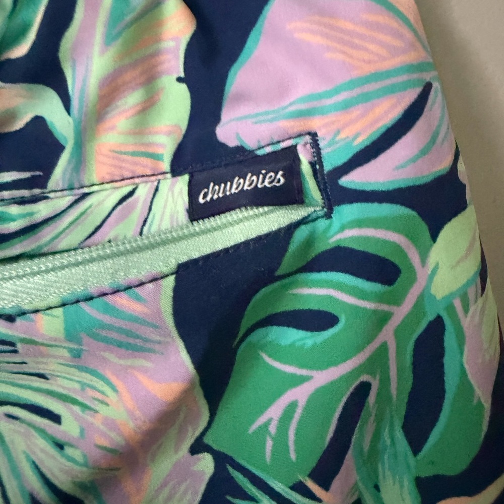 Chubbies 7" Tropical Print Classic Swim Trunks Lined - Picture 9 of 9